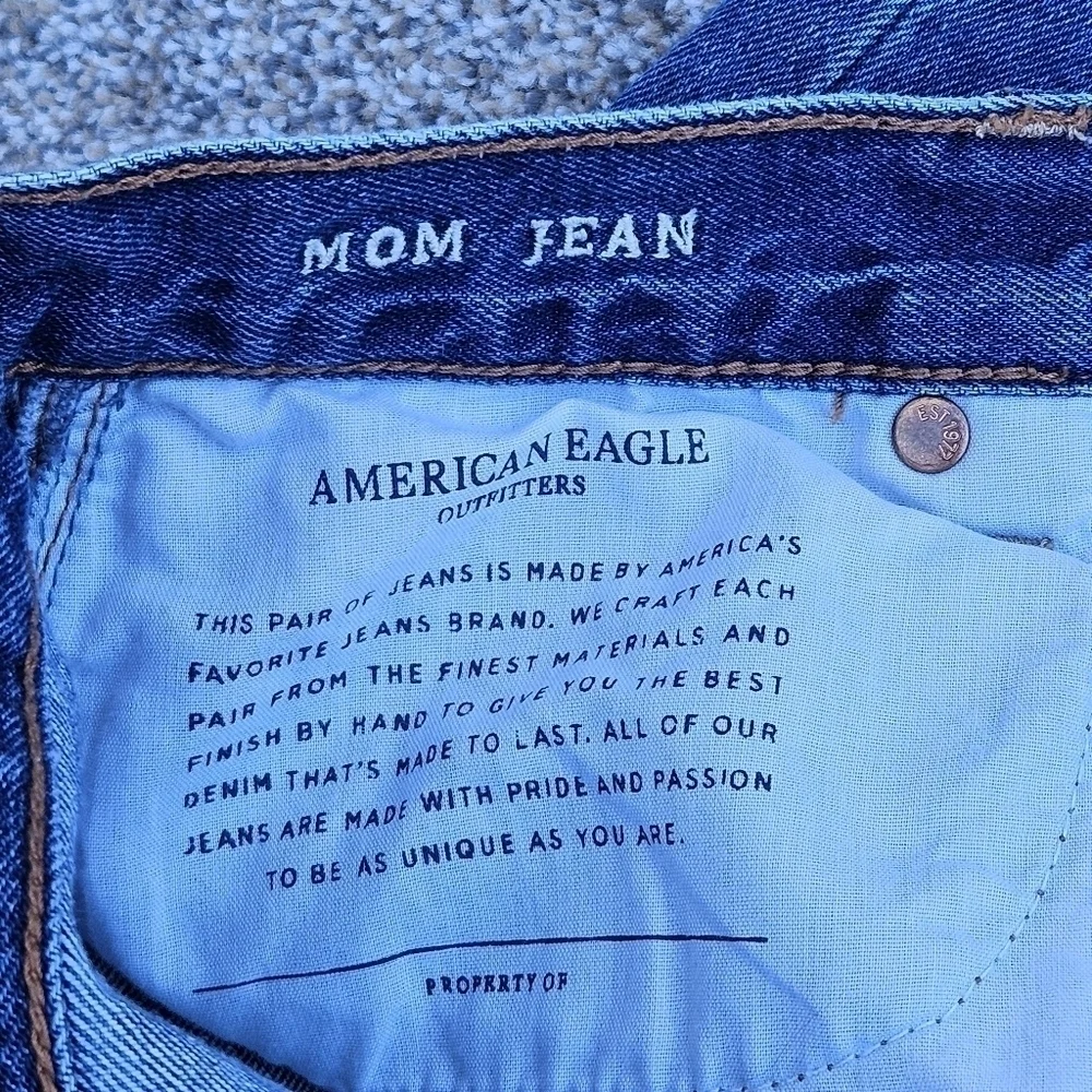 American Eagle Mom Jean Straight Leg Denim Jeans Medium Wash Women's Size 2